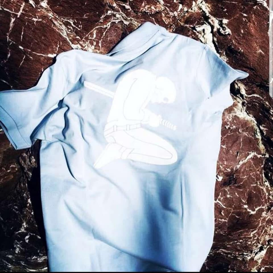 Pour un titre de produit sur Shopify pour Vagabond Paris, voici quelques idées Survêtement Vagabond Paris - Élégance Urbaine"*
T-shirt Vagabond - Style Citadin"*Polo Vagabond Paris - Confort & Élégance"*
4Vagabond Paris - Collection